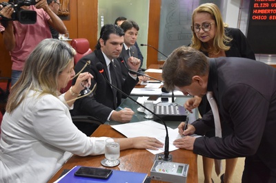 15.10.2019_Posse do Vereador Sérgio da Sac. Olenildo (18).JPG