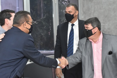 20.09.2021_Prefeito de Sapé  visita  Câmara _Ft- Olenildo Nascimento (9).JPG