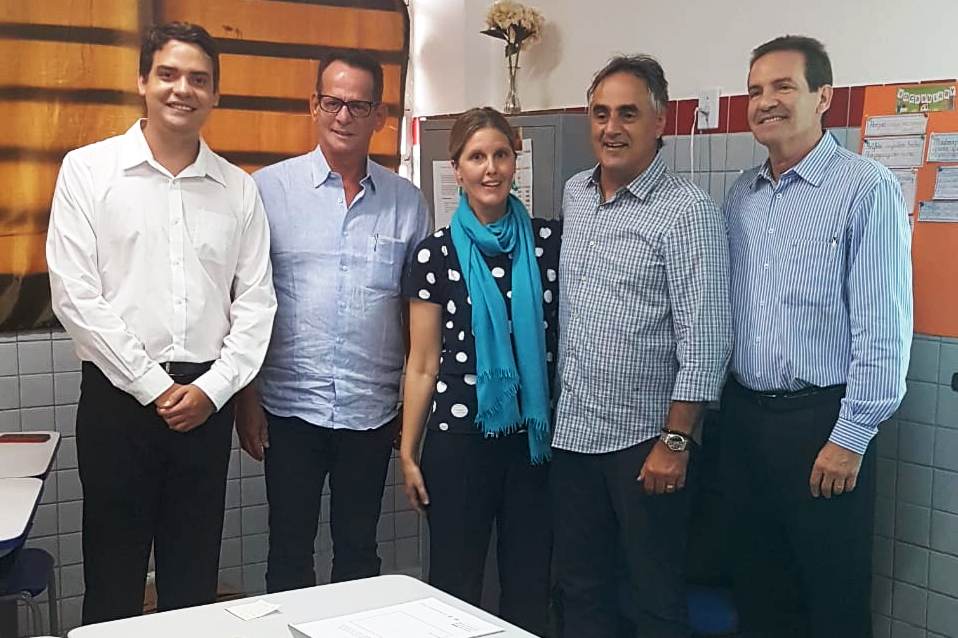 Ao lado de Cartaxo, presidente da CMJP participa de encontro na primeira escola bilíngue da capital