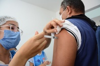 Autorização para aquisição de vacinas aprovada na CMJP já é lei