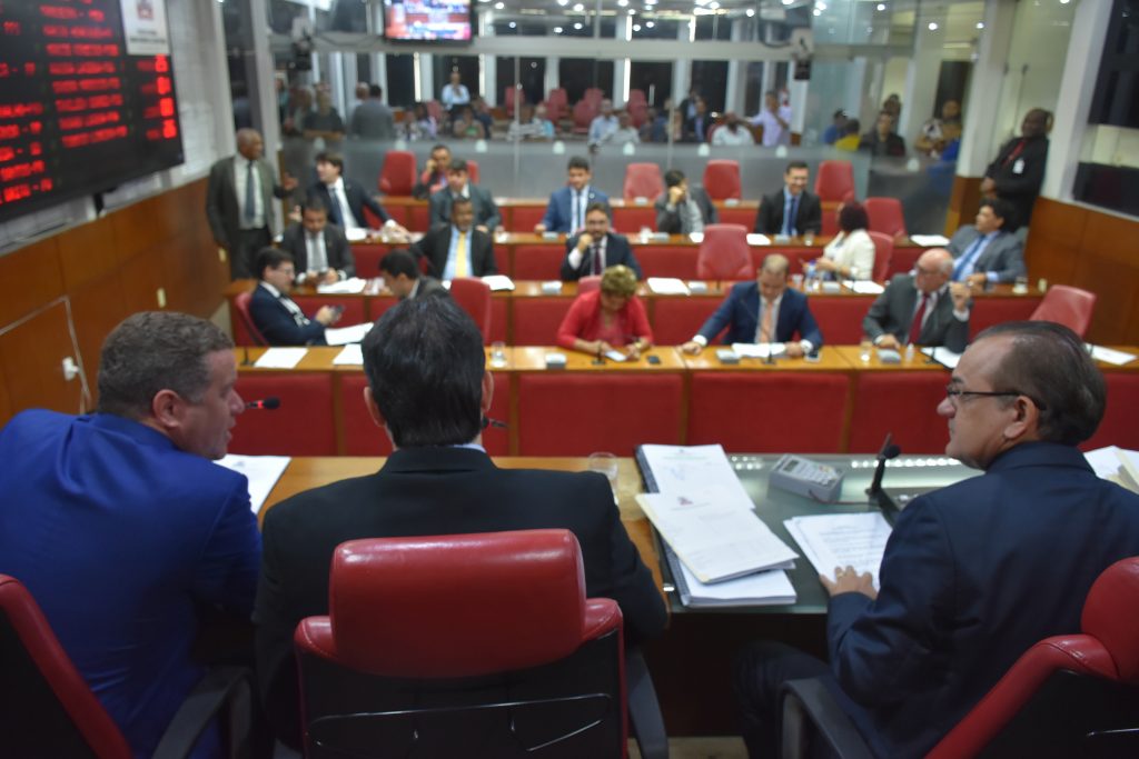 Câmara da Capital derruba veto ao projeto ‘Picha Não’