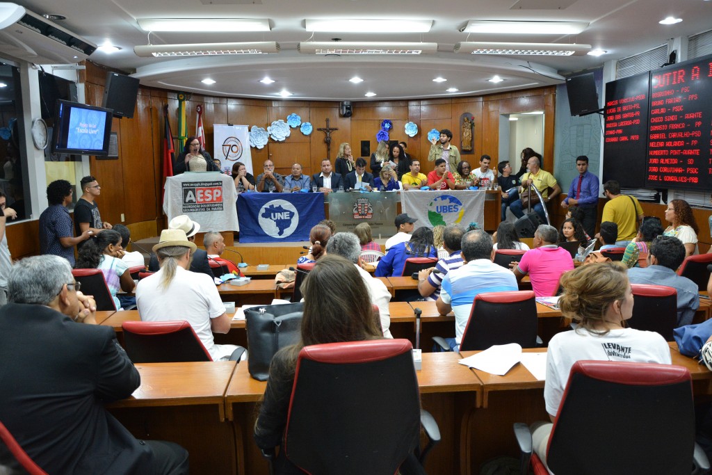 Câmara debate projeto 'escola livre' na tarde desta quinta-feira (9)