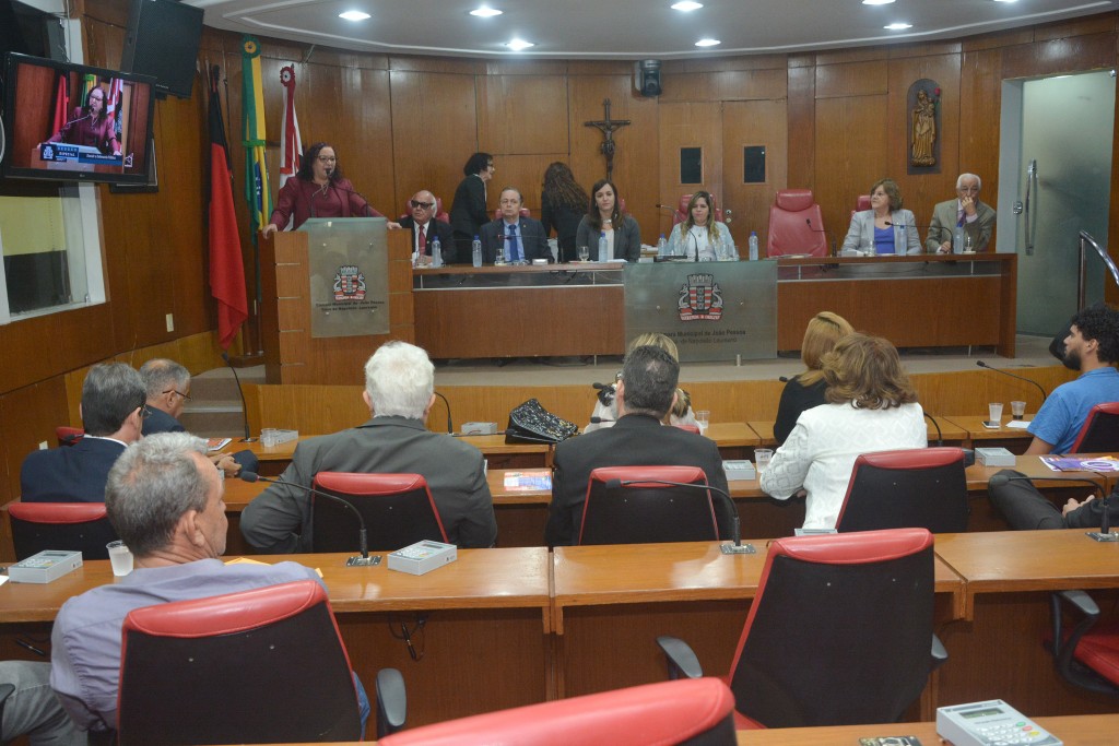 Câmara realiza sessão especial para debater sobre Defensoria Pública