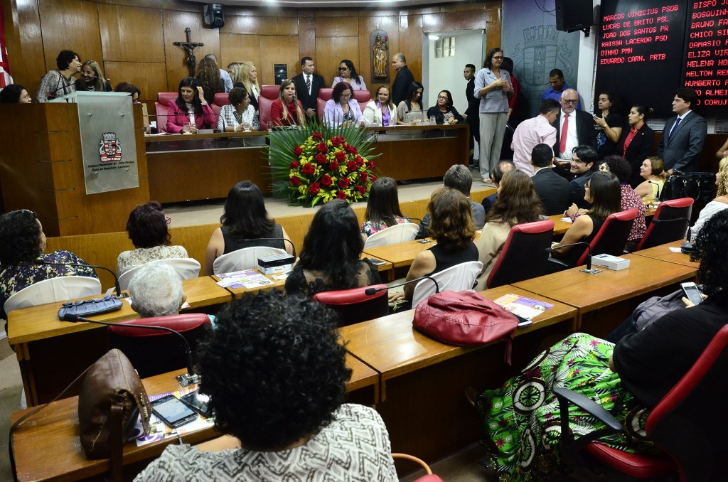 CMJP homenageia personalidades e entidades que lutam pelos direitos das mulheres