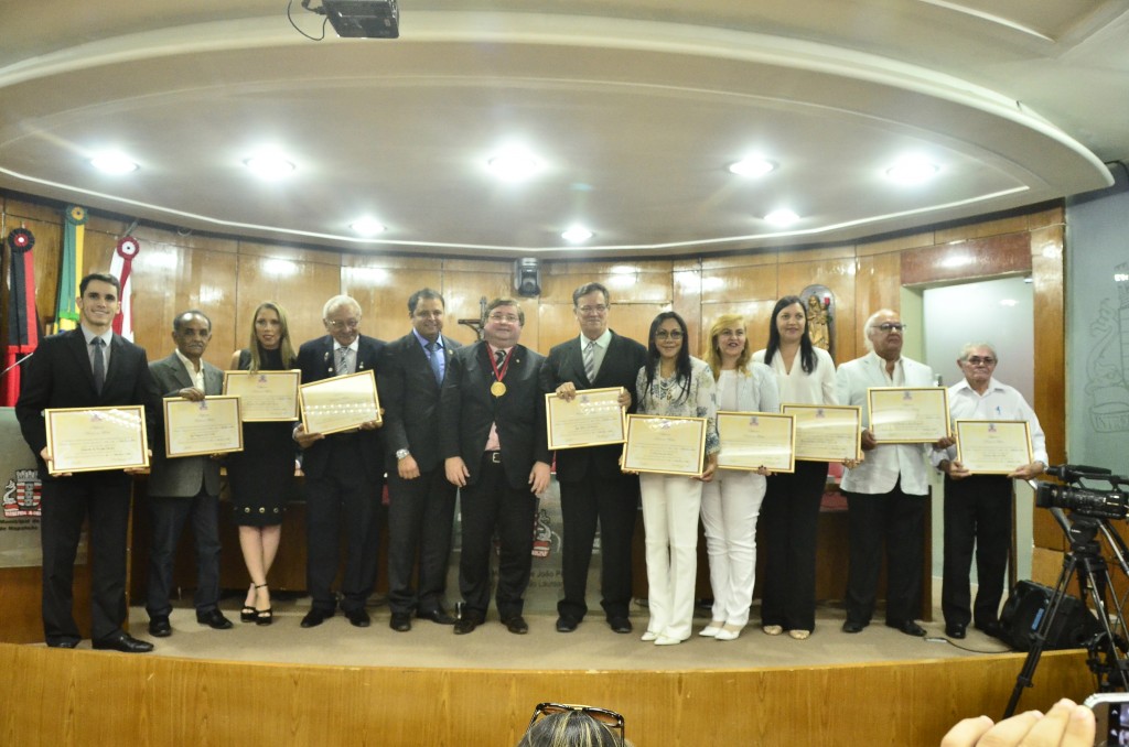 Corretores de imóveis e presidente do Creci-PB são homenageados na CMJP