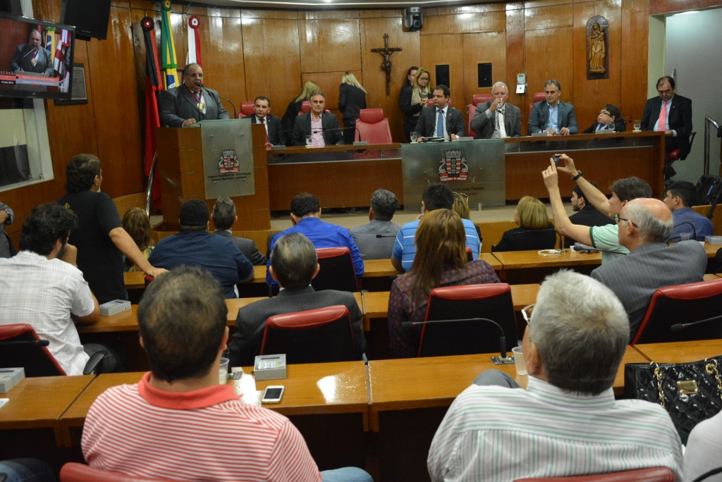 Deputado federal Rômulo Gouveia recebe homenagem na CMJP