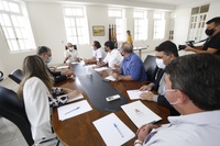 Dinho se reúne com presidente da Caixa e encaminha pedido para construir nova sede