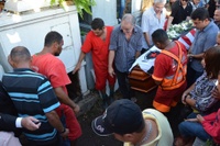 Em clima de comoção, corpo do vereador Pedro Coutinho é enterrado em João Pessoa