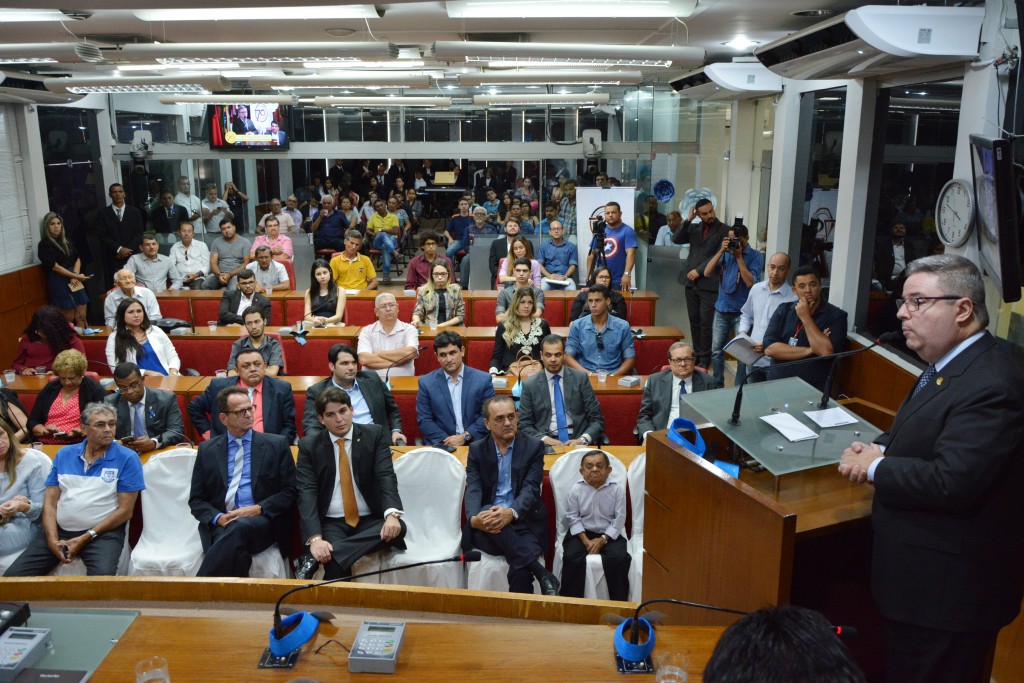 Em palestra na CMJP, senador defende “semipresidencialismo” como forma de equidade entre os Poderes