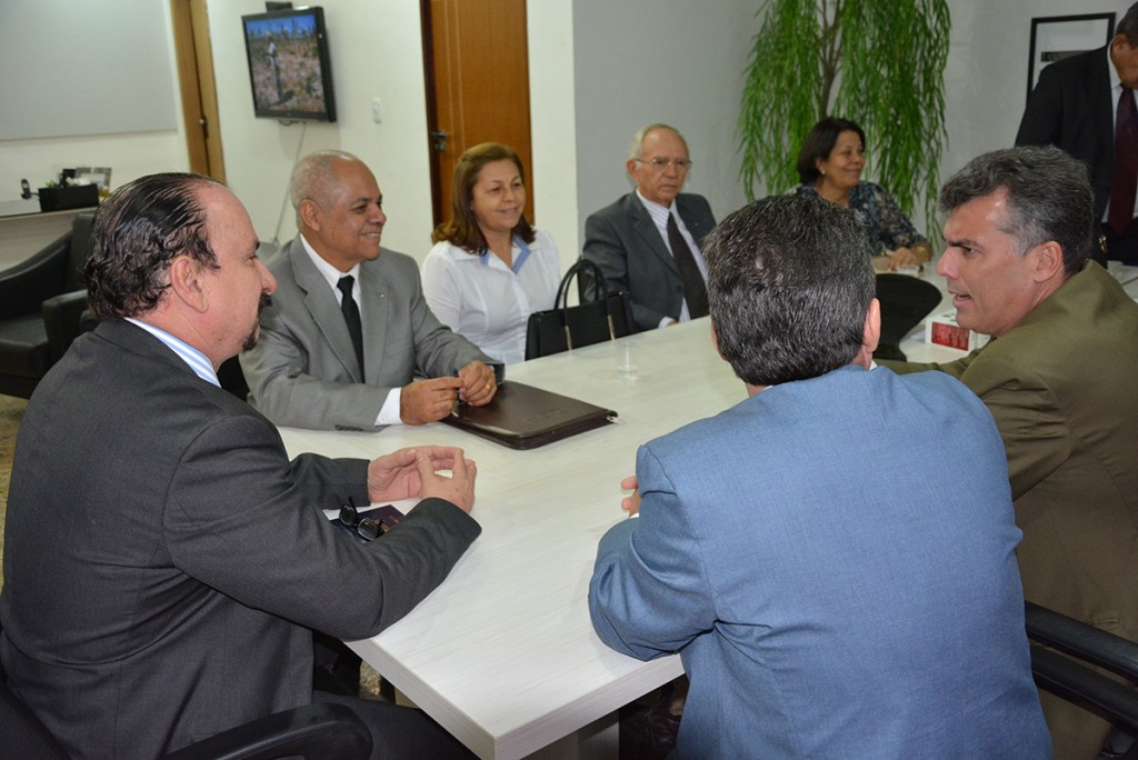 Gideões Internacionais visitam CMJP e recebem Voto de Aplauso