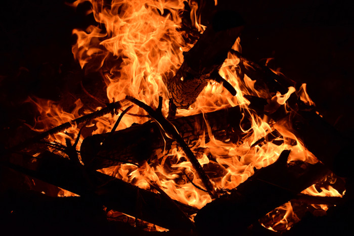 Lei municipal proíbe fogueiras e fogos de artifícios durante o período da pandemia da Covid-19