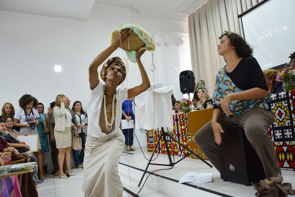 Mulheres e movimentos sociais são homenageados em sessão especial na CMJP