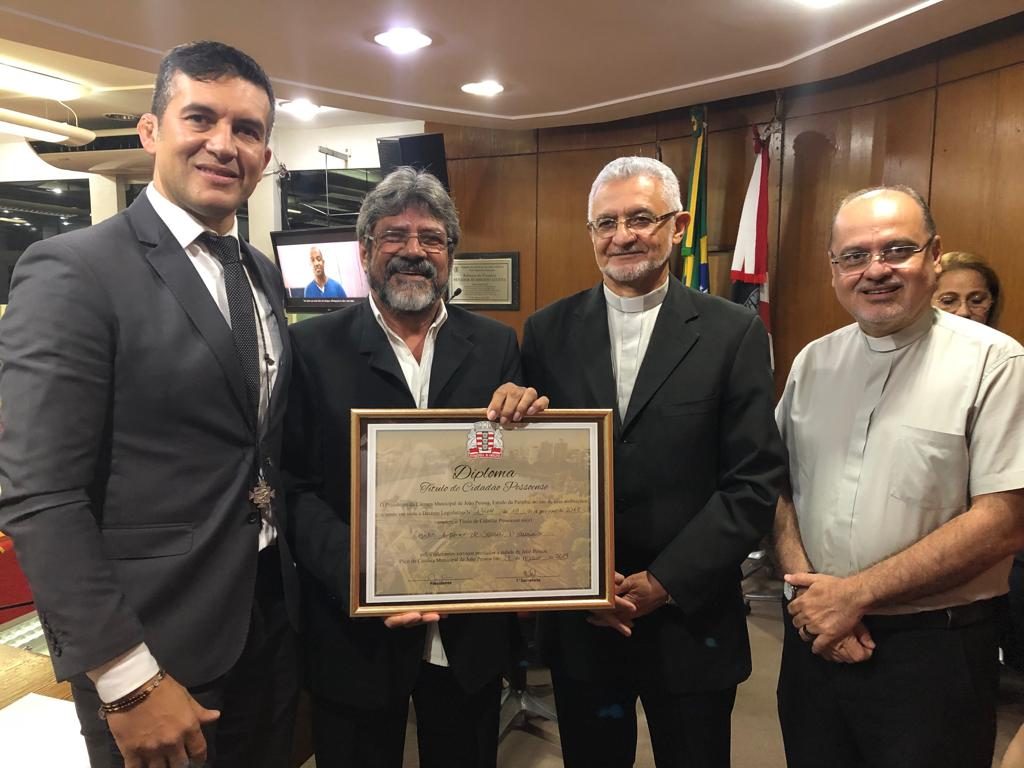 Padre Carlos Antônio recebe Título de Cidadão Pessoense