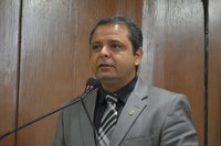 Parlamentar presta contas de ações do seu mandato