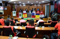 Parlamentares, professores e estudantes cobram inclusão da língua espanhola na educação do Município