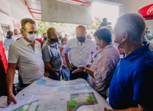 Prefeito interino, Dinho Dowsley entrega primeira etapa da reforma do Mercado do Castelo Branco e acompanha apresentação do projeto da segunda etapa