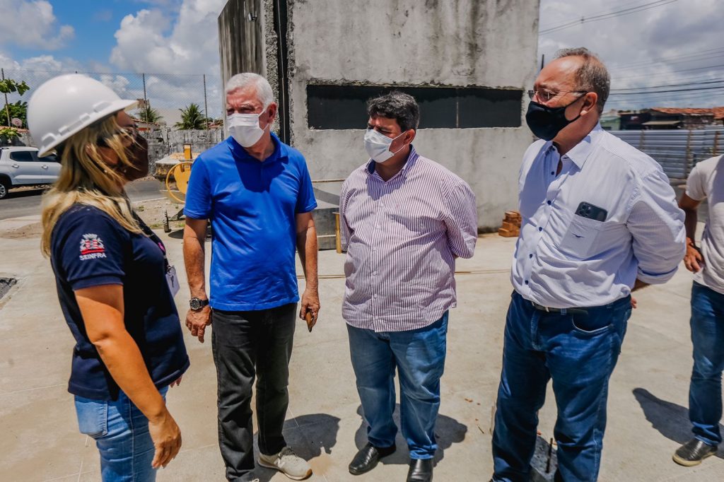 Prefeito interino visita obras do Parque das Águas e do Terminal de Integração do Valentina