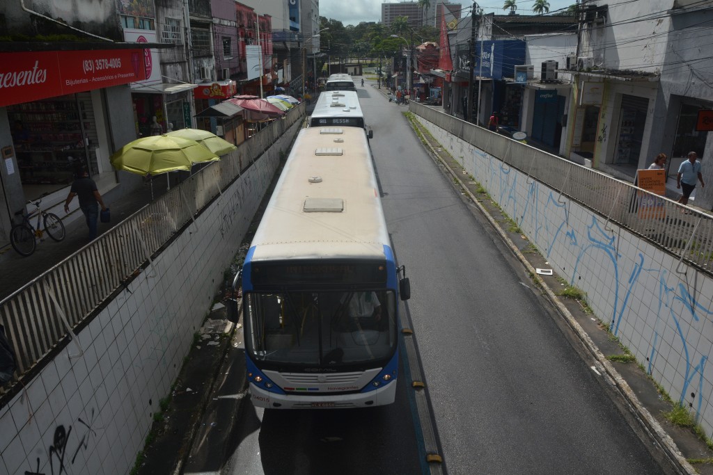 Semob amplia uso de faixa exclusiva para ônibus após sugestão de vereadores