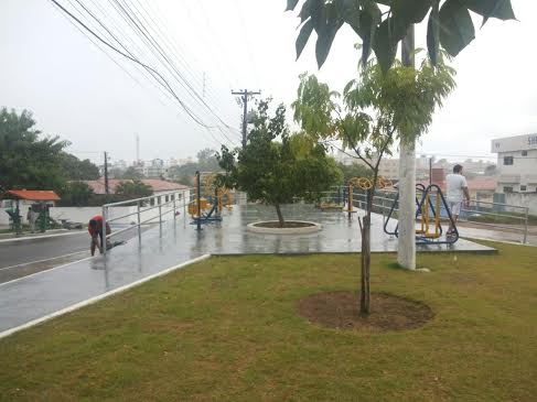 Vereador comemora reforma da Praça da Cultura, em Mandacaru