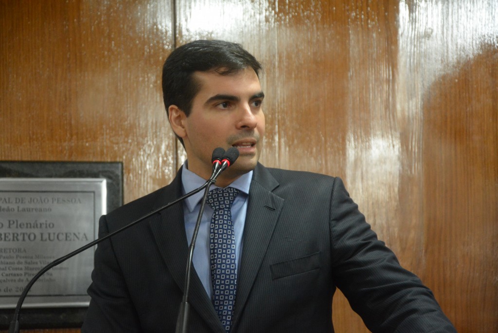 Vereador defende redução da maioridade penal e que presos trabalhem para custear permanência em cadeias