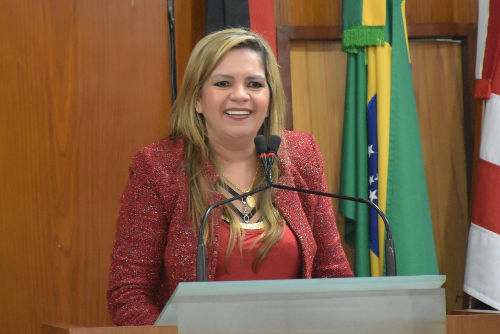 Vereadora oficializa entrada na oposição da CMJP e líderes repercutem