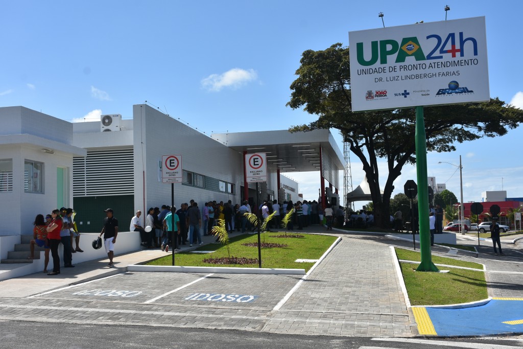 Vereadores prestigiam inauguração da UPA-E dos Bancários